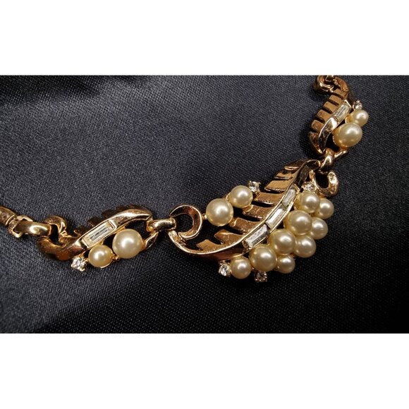 Vintage 1954 Trifari Necklace Signed Alfred Philippe Design Faux Pearls - Picture 4 of 8